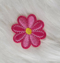 Load image into Gallery viewer, Daisy Small Flower Embroidery Iron On Patch
