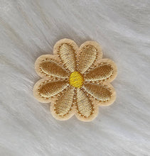 Load image into Gallery viewer, Daisy Small Flower Embroidery Iron On Patch