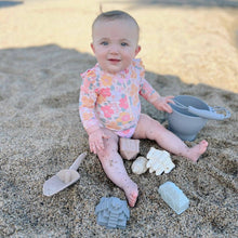 Load image into Gallery viewer, Ellie Silicone Beach Toy Set