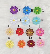 Load image into Gallery viewer, Daisy Small Flower Embroidery Iron On Patch
