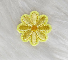 Load image into Gallery viewer, Daisy Small Flower Embroidery Iron On Patch