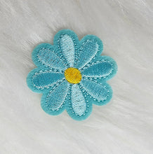 Load image into Gallery viewer, Daisy Small Flower Embroidery Iron On Patch