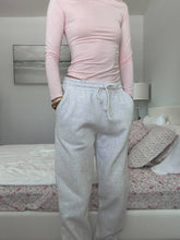 Load image into Gallery viewer, Pearl Grey Basic Blank Jogger Sweatpants

