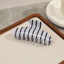 Load image into Gallery viewer, JUMBO STRIPE PLAID OVAL HAIR CLAW CLIPS | 40H1069
