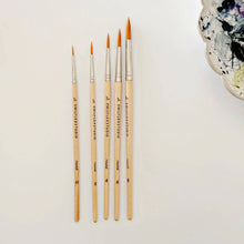 Load image into Gallery viewer, Watercolor paintbrush set of five wood brushes
